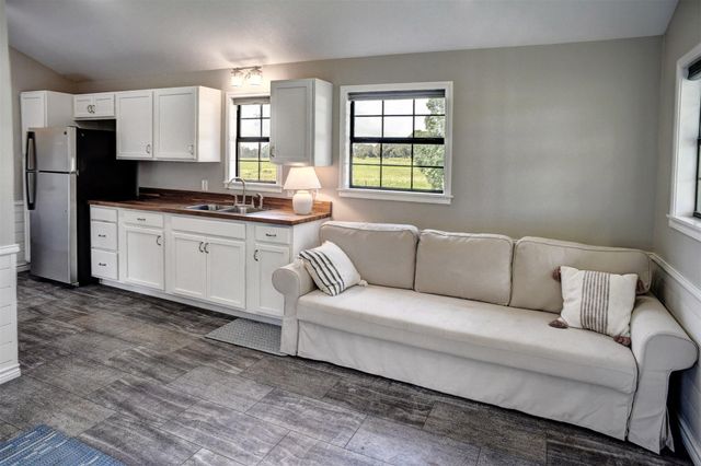 141 Grassyville RD, Paige, TX 78659