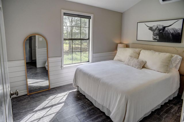 141 Grassyville RD, Paige, TX 78659