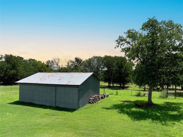 141 Grassyville RD, Paige, TX 78659