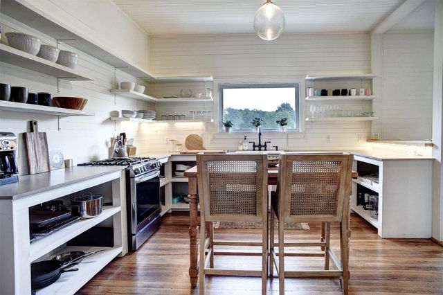 141 Grassyville RD, Paige, TX 78659