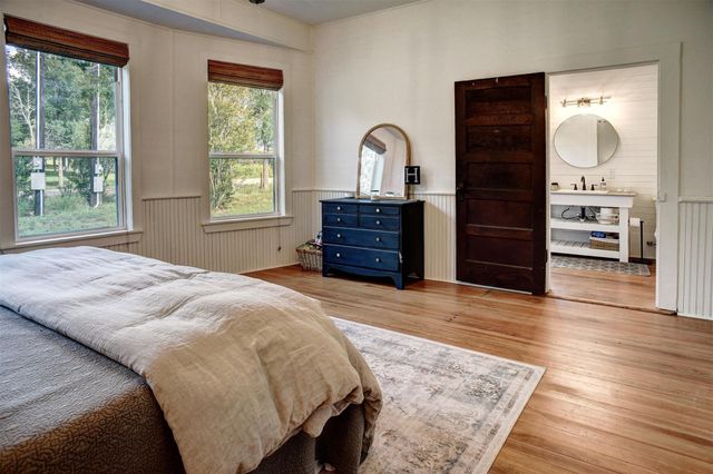 141 Grassyville RD, Paige, TX 78659