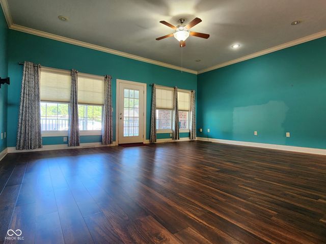 919 Buena Vista Drive, Brownstown, IN 47220