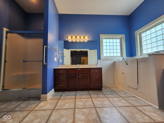 919 Buena Vista Drive, Brownstown, IN 47220