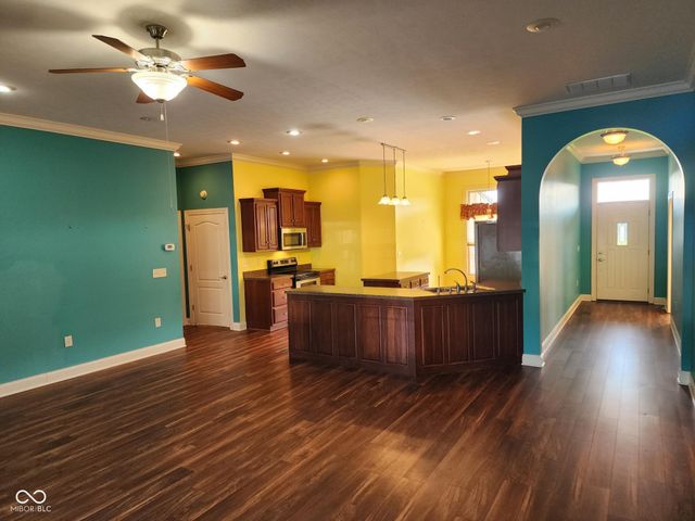 919 Buena Vista Drive, Brownstown, IN 47220