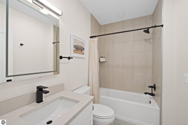 708 Randolph Street 204, Traverse City, MI 49684