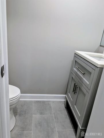 76 Glenville Road 76, Edison, NJ 08817