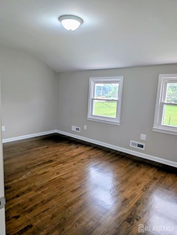 76 Glenville Road 76, Edison, NJ 08817