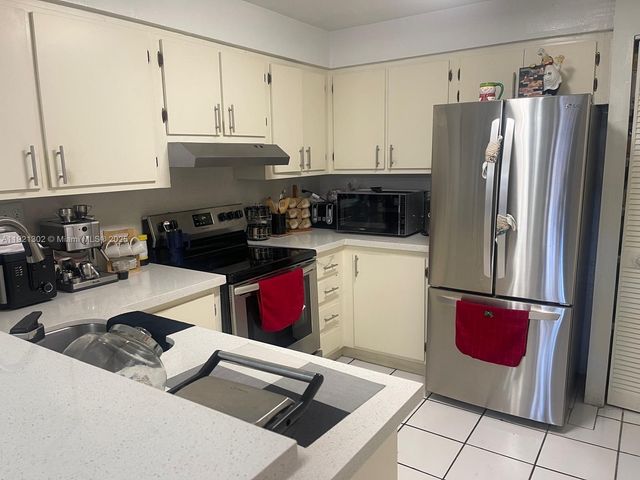 8400 SW 154th Cir Ct 716, Miami, FL 33193