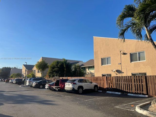 8400 SW 154th Cir Ct 716, Miami, FL 33193