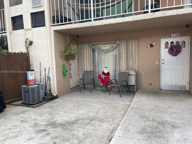 8400 SW 154th Cir Ct 716, Miami, FL 33193