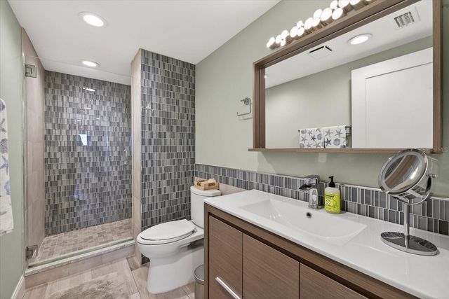 4141 BAYSHORE BOULEVARD 2001, Tampa, FL 33611