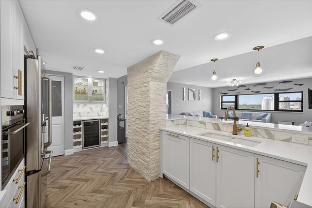 4141 BAYSHORE BOULEVARD 2001, Tampa, FL 33611