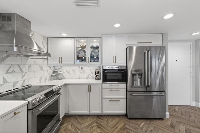 4141 BAYSHORE BOULEVARD 2001, Tampa, FL 33611