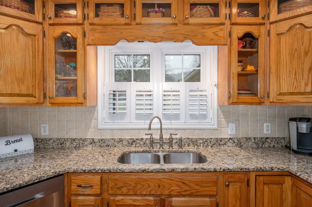 211 Amanda Dr, Bell Buckle, TN 37020