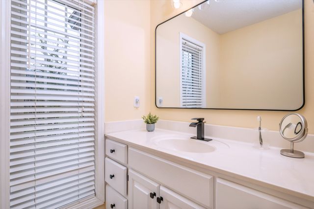 211 Amanda Dr, Bell Buckle, TN 37020