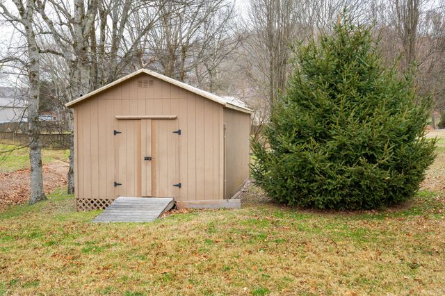 211 Amanda Dr, Bell Buckle, TN 37020