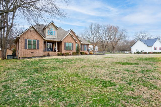 211 Amanda Dr, Bell Buckle, TN 37020