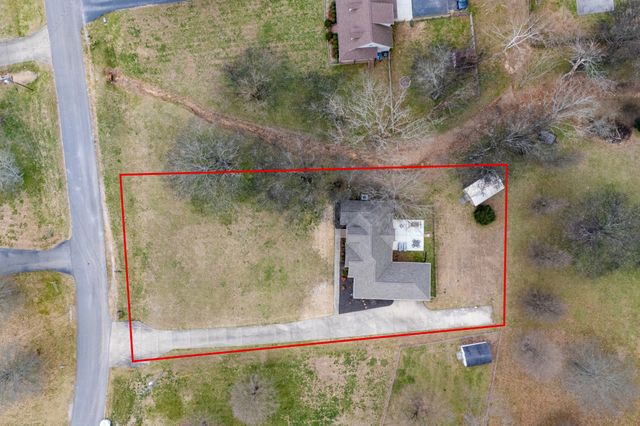 211 Amanda Dr, Bell Buckle, TN 37020