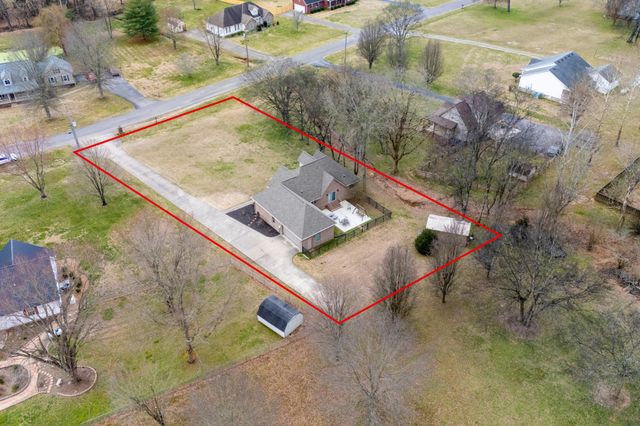 211 Amanda Dr, Bell Buckle, TN 37020