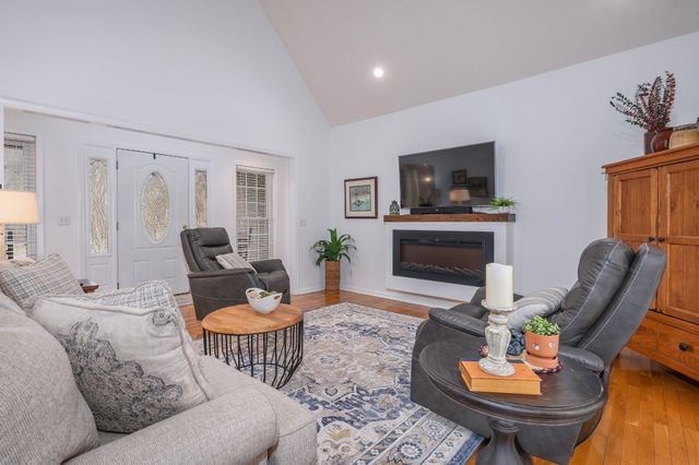 211 Amanda Dr, Bell Buckle, TN 37020