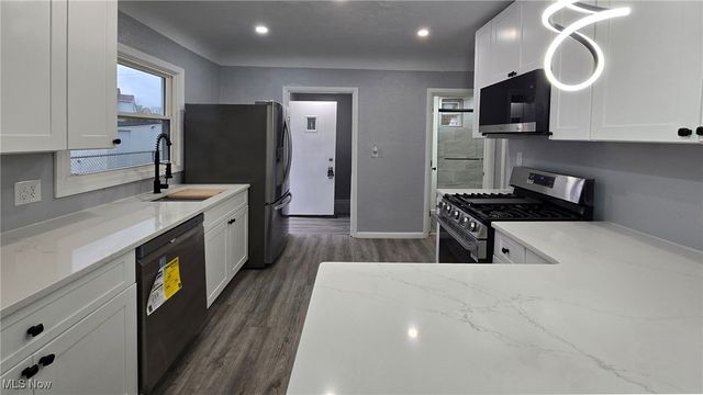 3250 Fulton Road, Cleveland, OH 44109