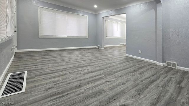 3250 Fulton Road, Cleveland, OH 44109