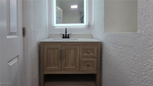 3250 Fulton Road, Cleveland, OH 44109