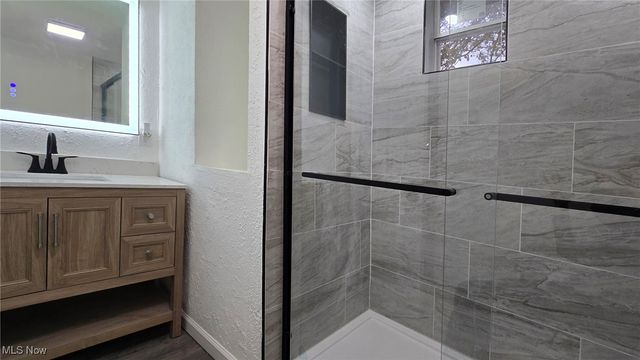 3250 Fulton Road, Cleveland, OH 44109