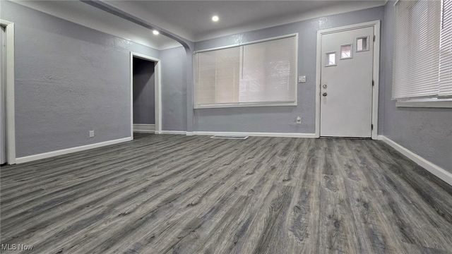 3250 Fulton Road, Cleveland, OH 44109