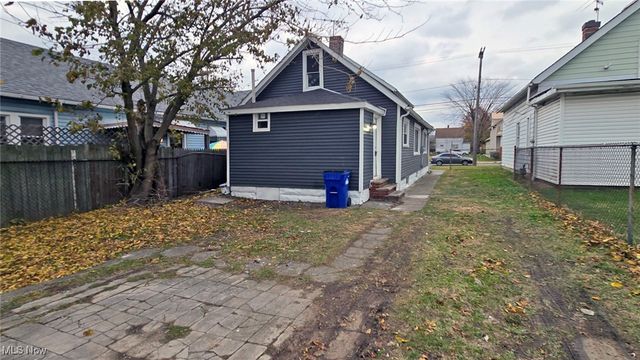 3250 Fulton Road, Cleveland, OH 44109