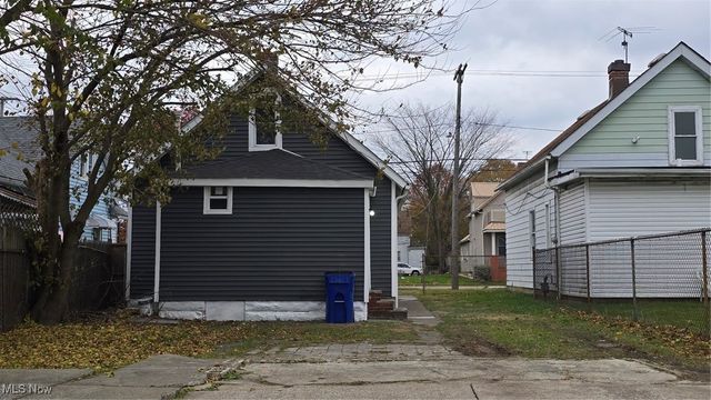 3250 Fulton Road, Cleveland, OH 44109