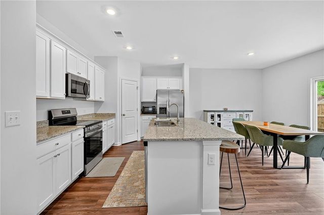 8308 Hunters Grove Road, Union City, GA 30291
