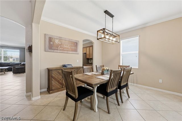 2446 Heydon CIR E, Naples, FL 34120