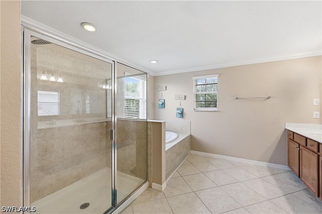 2446 Heydon CIR E, Naples, FL 34120