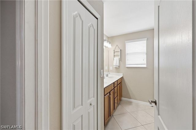 2446 Heydon CIR E, Naples, FL 34120