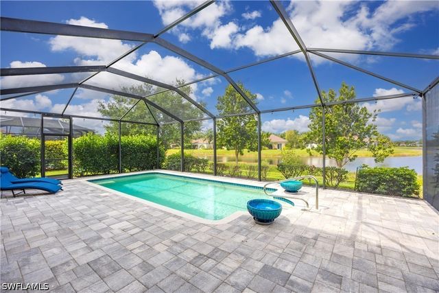 2446 Heydon CIR E, Naples, FL 34120
