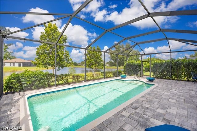 2446 Heydon CIR E, Naples, FL 34120