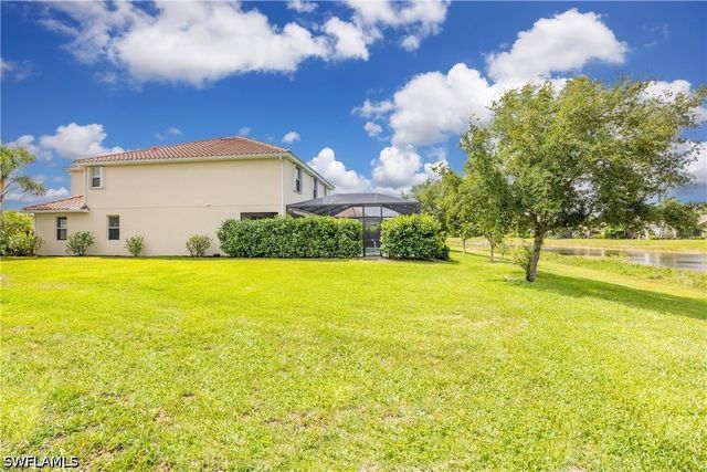 2446 Heydon CIR E, Naples, FL 34120