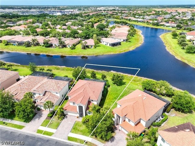 2446 Heydon CIR E, Naples, FL 34120