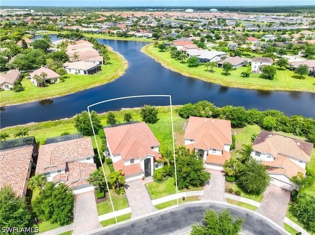 2446 Heydon CIR E, Naples, FL 34120