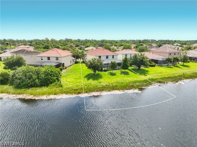2446 Heydon CIR E, Naples, FL 34120