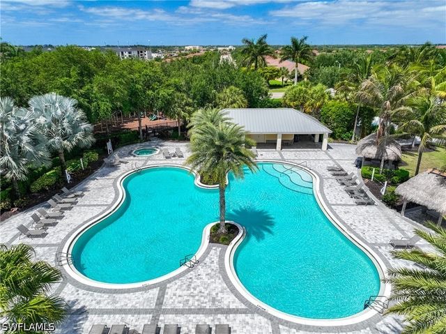 2446 Heydon CIR E, Naples, FL 34120