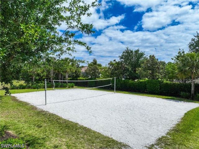 2446 Heydon CIR E, Naples, FL 34120