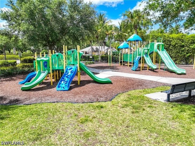 2446 Heydon CIR E, Naples, FL 34120