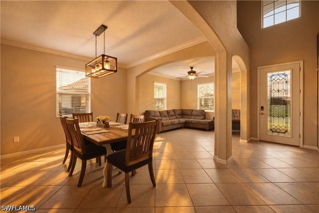 2446 Heydon CIR E, Naples, FL 34120
