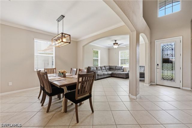 2446 Heydon CIR E, Naples, FL 34120