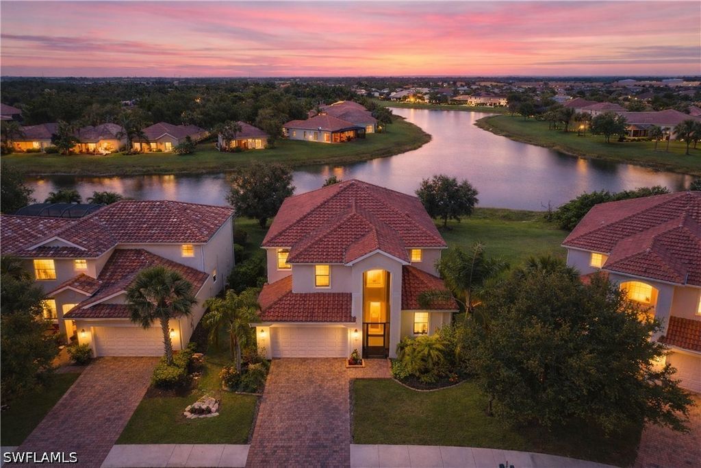 2446 Heydon CIR E, Naples, FL 34120