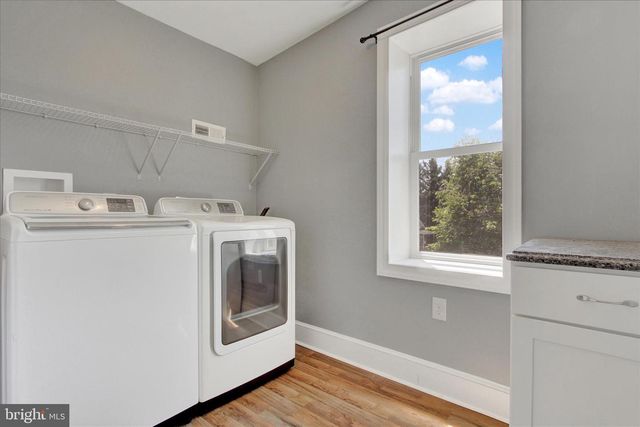 212 W 4TH ST, Waynesboro, PA 17268
