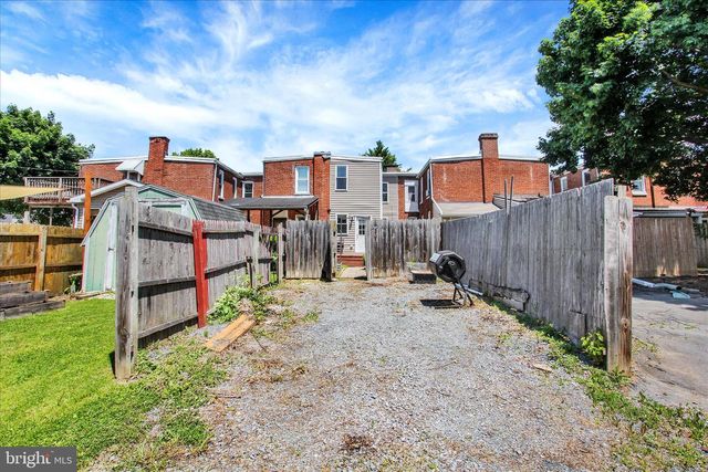 212 W 4TH ST, Waynesboro, PA 17268