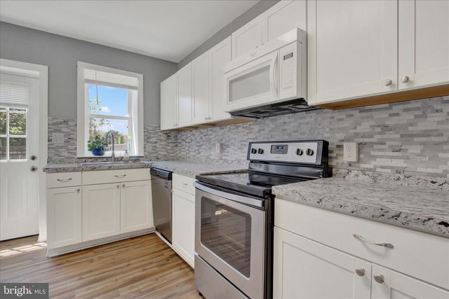 212 W 4TH ST, Waynesboro, PA 17268